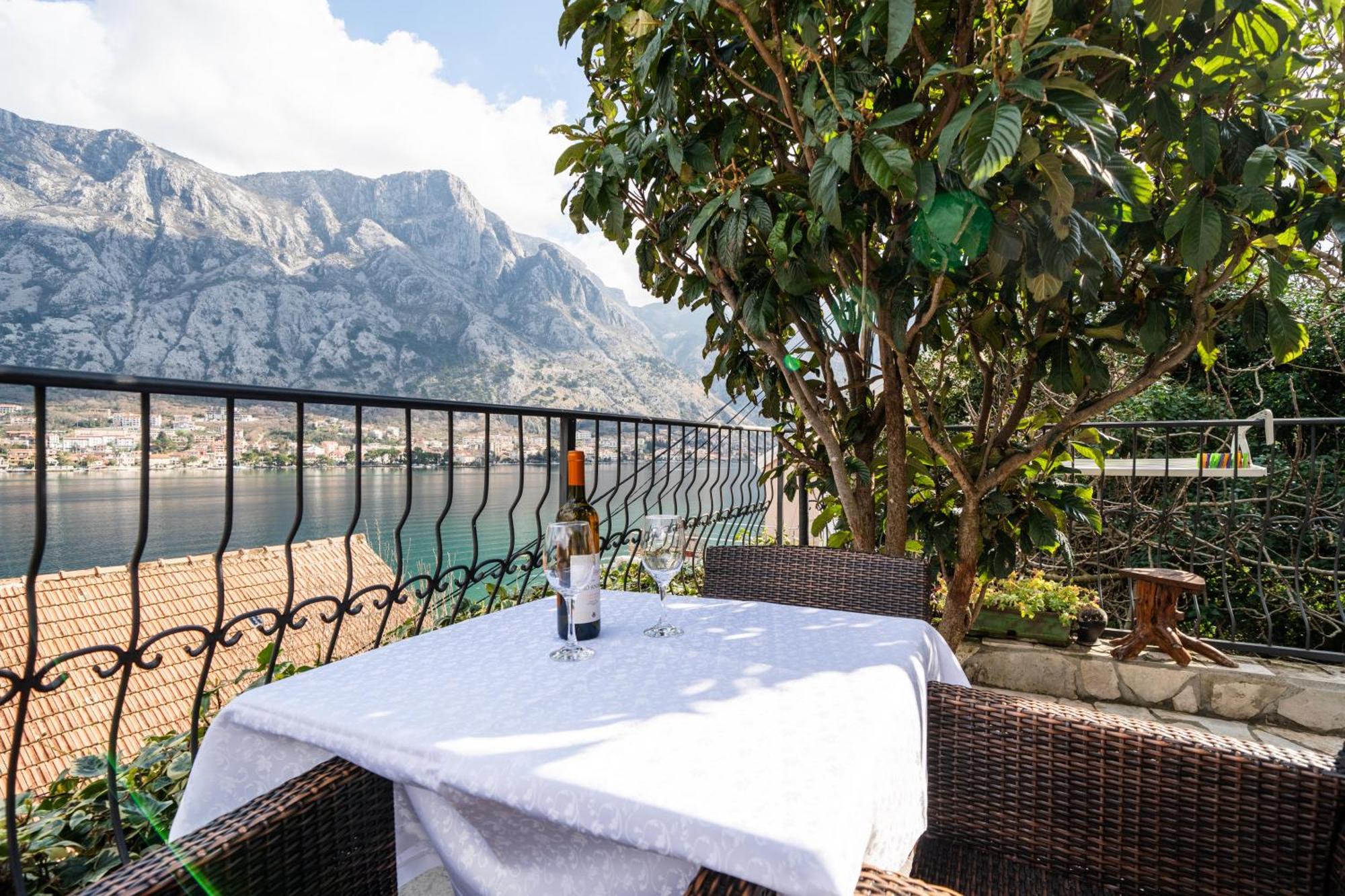 Apartments Vukovic Kotor Exterior photo
