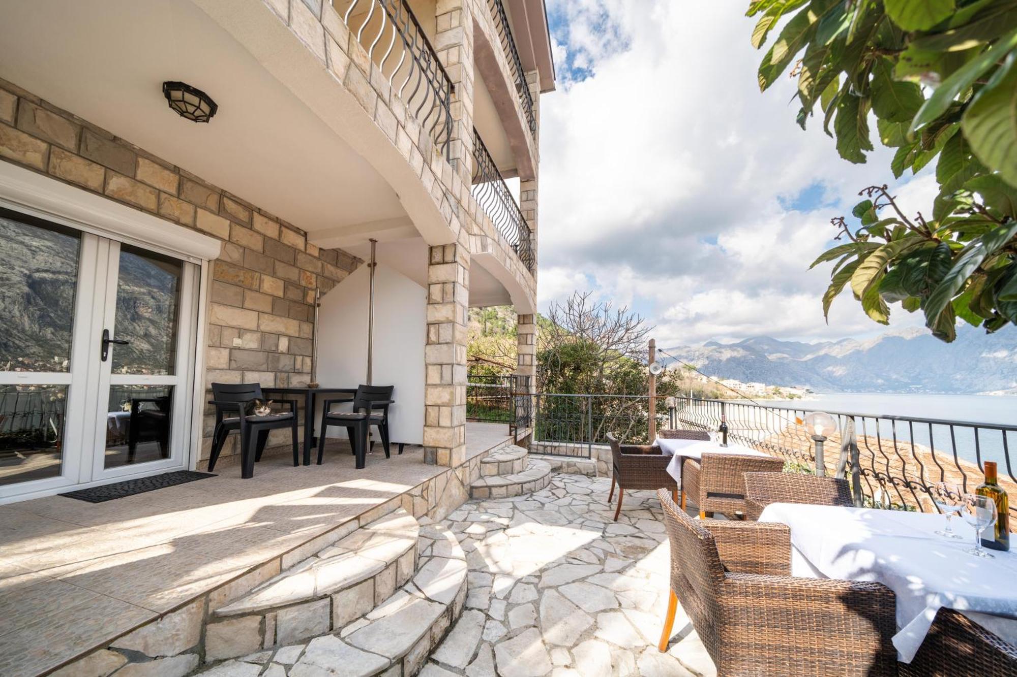 Apartments Vukovic Kotor Exterior photo