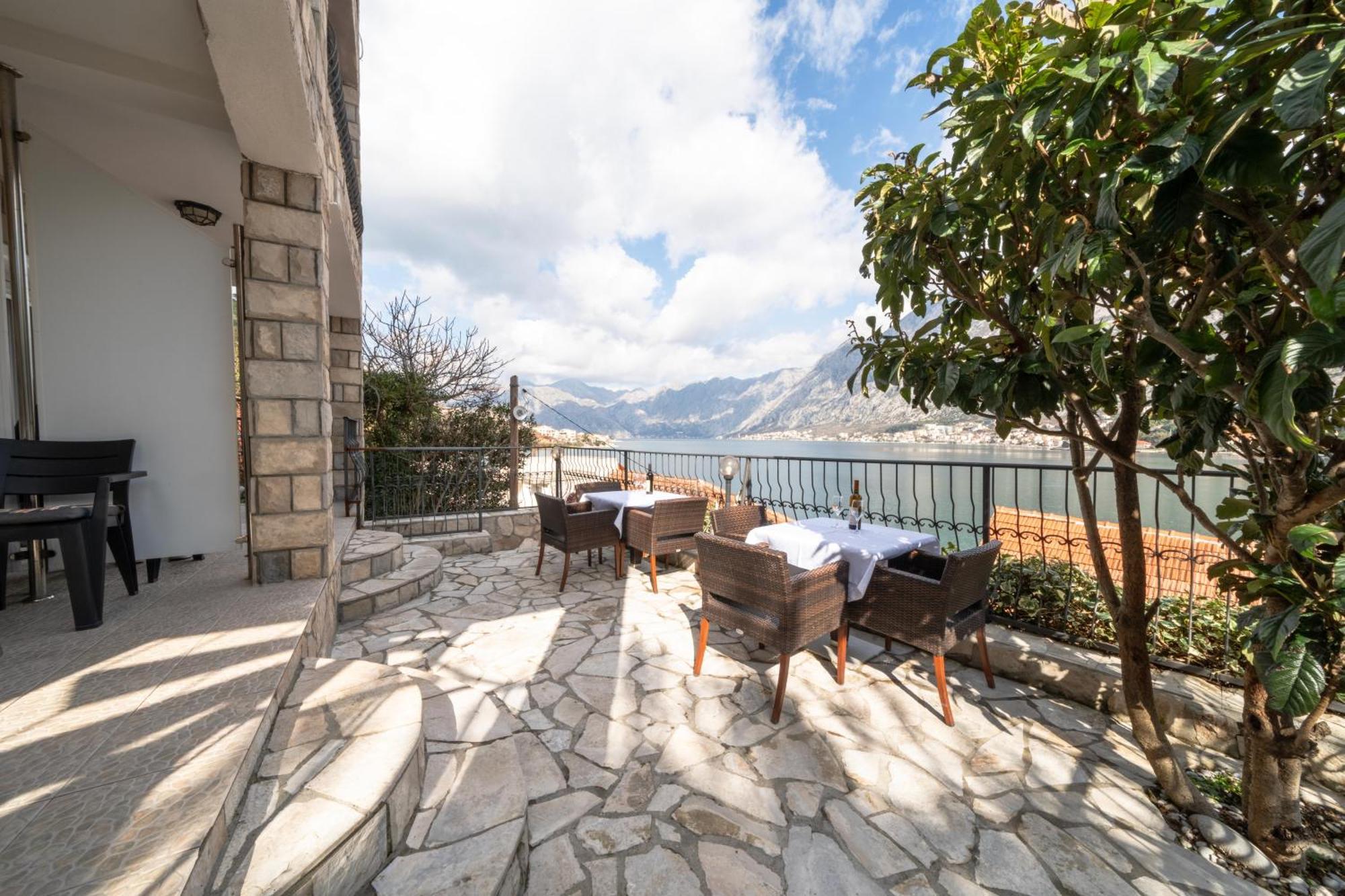 Apartments Vukovic Kotor Exterior photo
