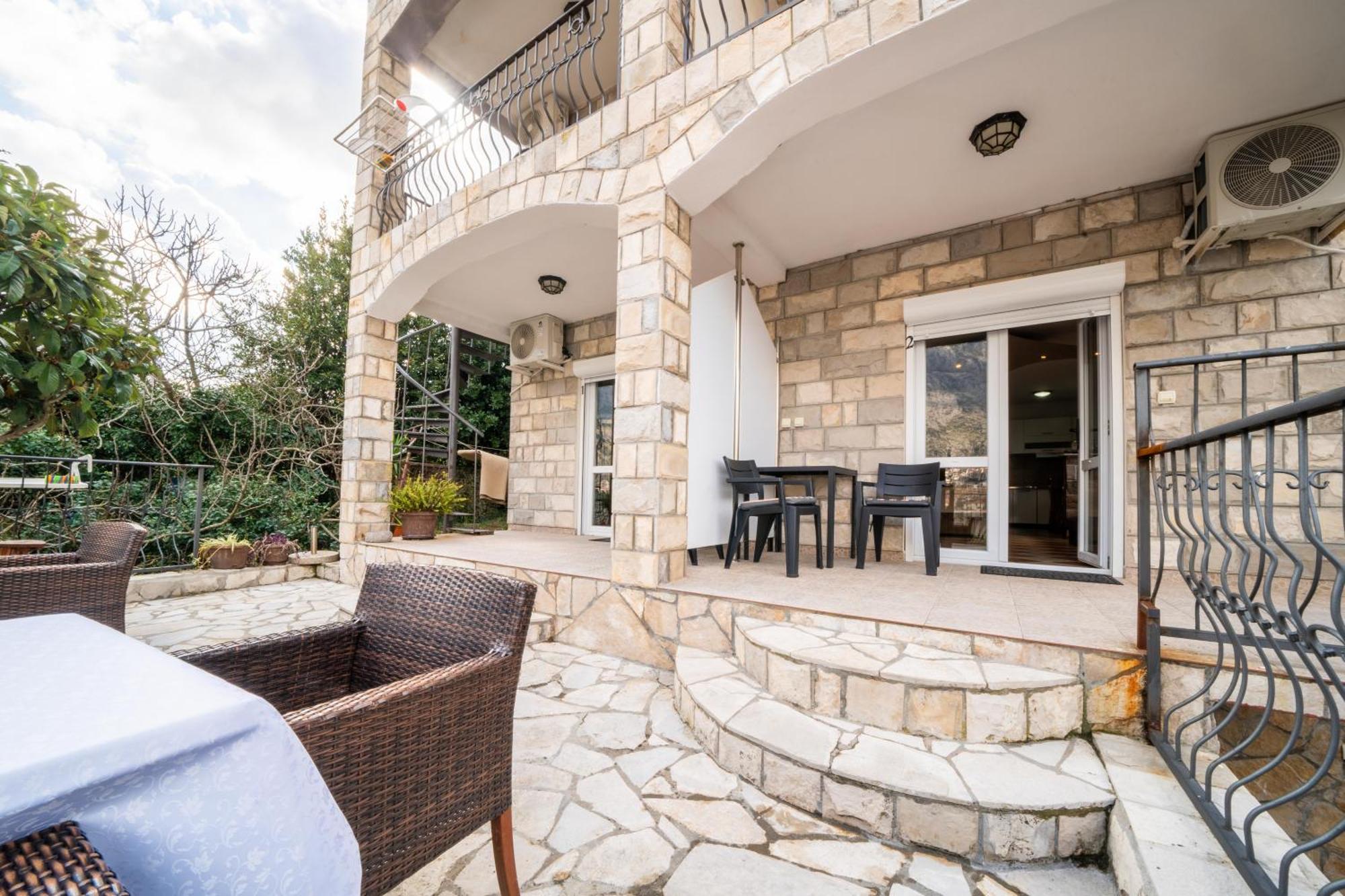Apartments Vukovic Kotor Exterior photo
